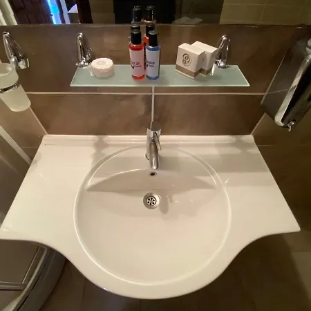 Cicerone Hotell 4*